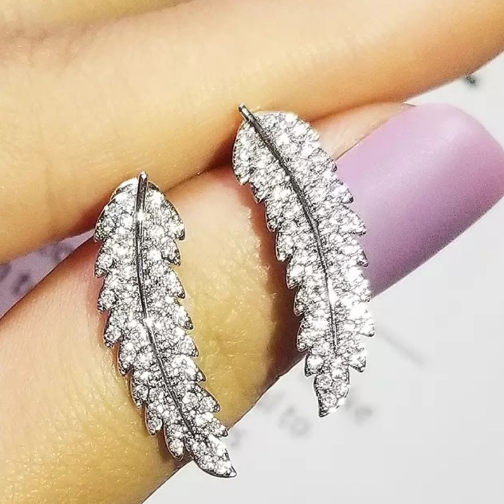 White gold plated stud earrings - Picture 1 of 4